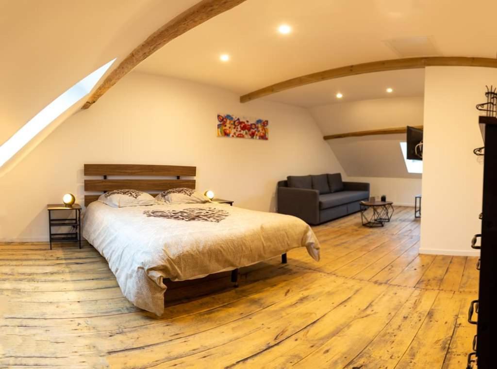 Cyris - Chambres Duplex Climatisees - Spa & Piscine Centre Ville Saint-Germain-des-Fosses エクステリア 写真