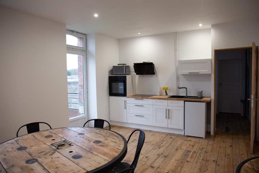Cyris - Chambres Duplex Climatisees - Spa & Piscine Centre Ville Saint-Germain-des-Fosses エクステリア 写真